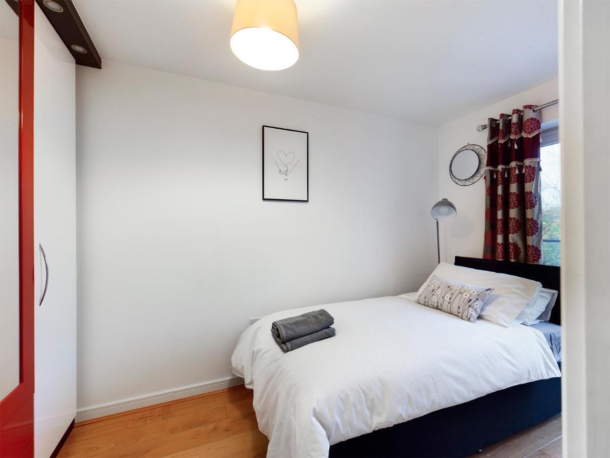 독서 Cheerful 5-Bdr/3-Bath House W/ Free Parking 빌라 외부 사진